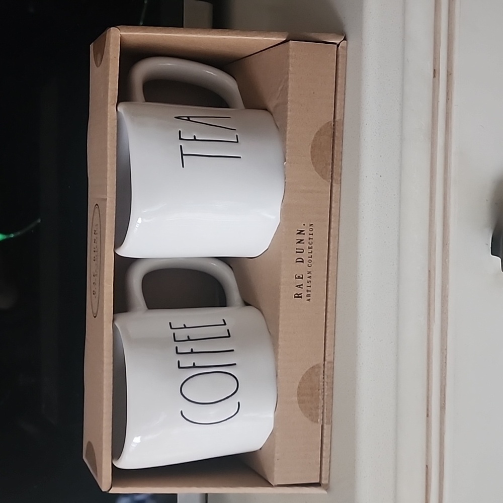 Rae dunn mug set